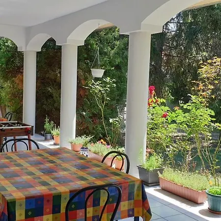Fertodi Kuria Vendeghaz Penzion 3*